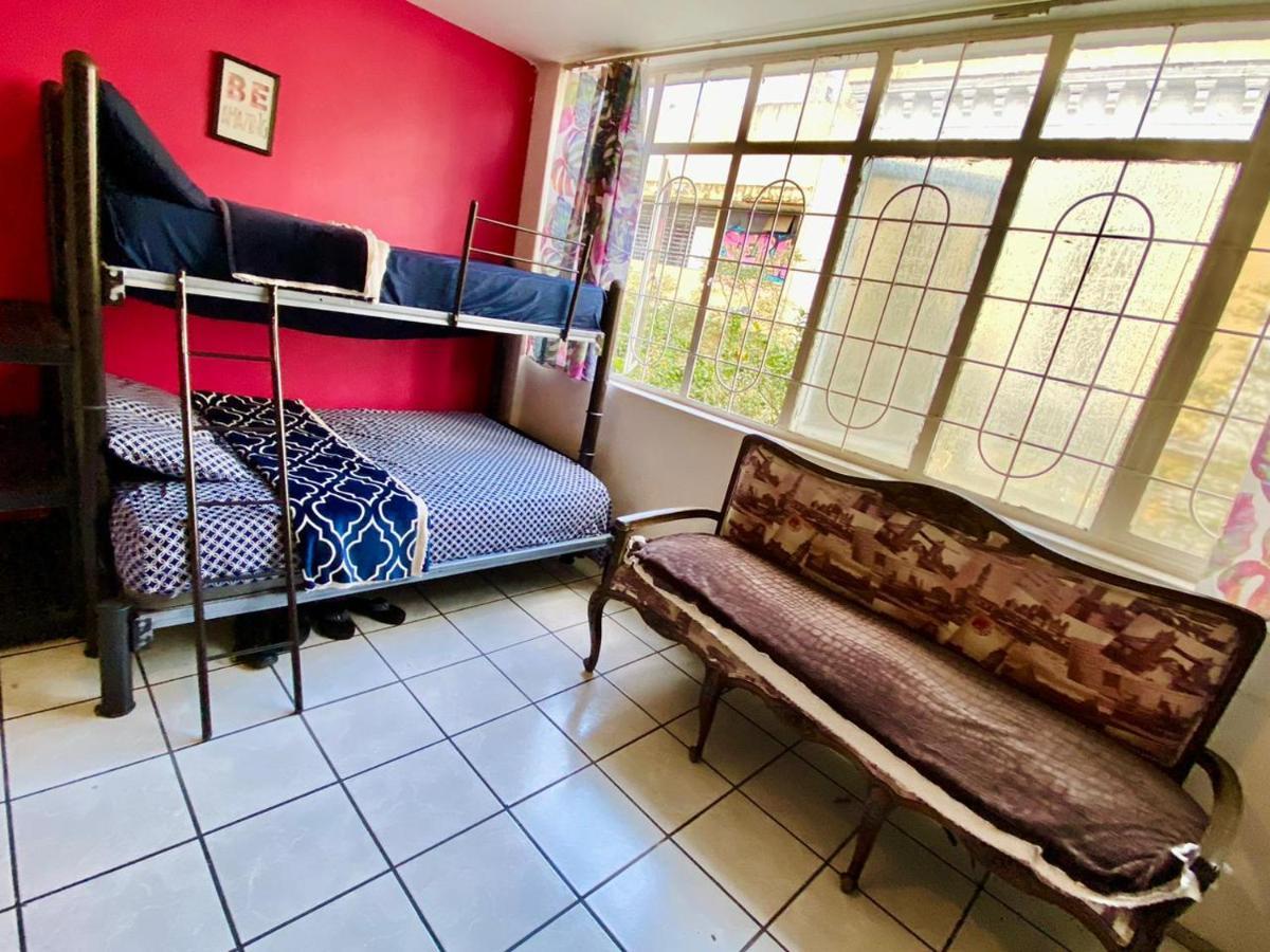 Free Spirit Hostel グアダラハラ エクステリア 写真