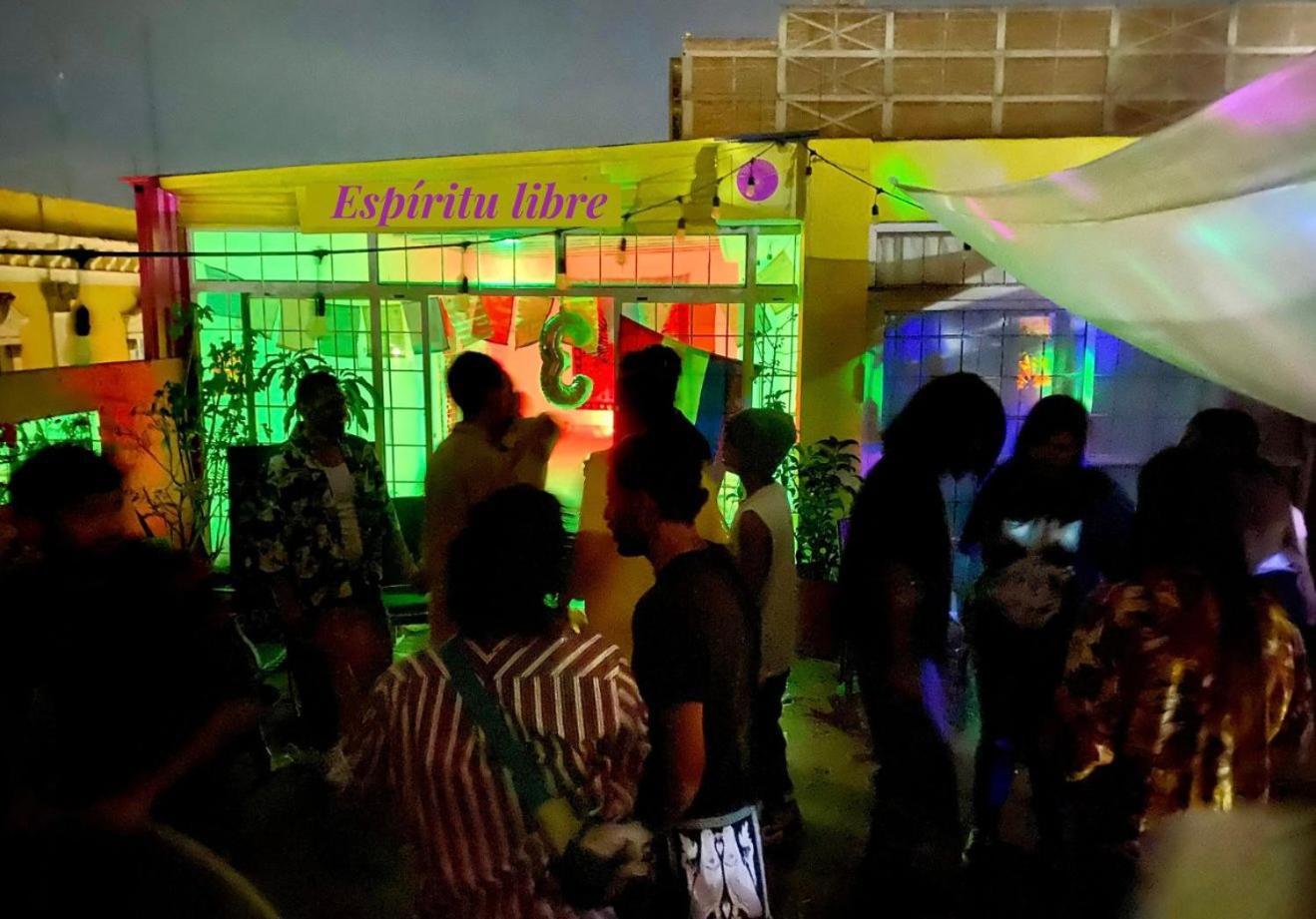 Free Spirit Hostel グアダラハラ エクステリア 写真
